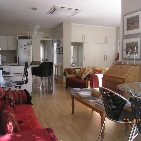 Navona Constantia Guest Cottage เคปทาวน์ ภายนอก รูปภาพ