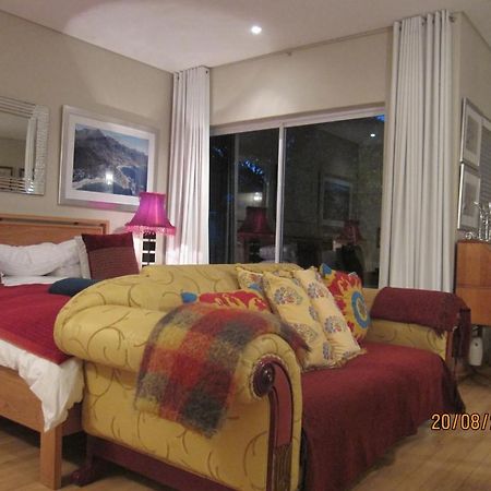 Navona Constantia Guest Cottage เคปทาวน์ ภายนอก รูปภาพ
