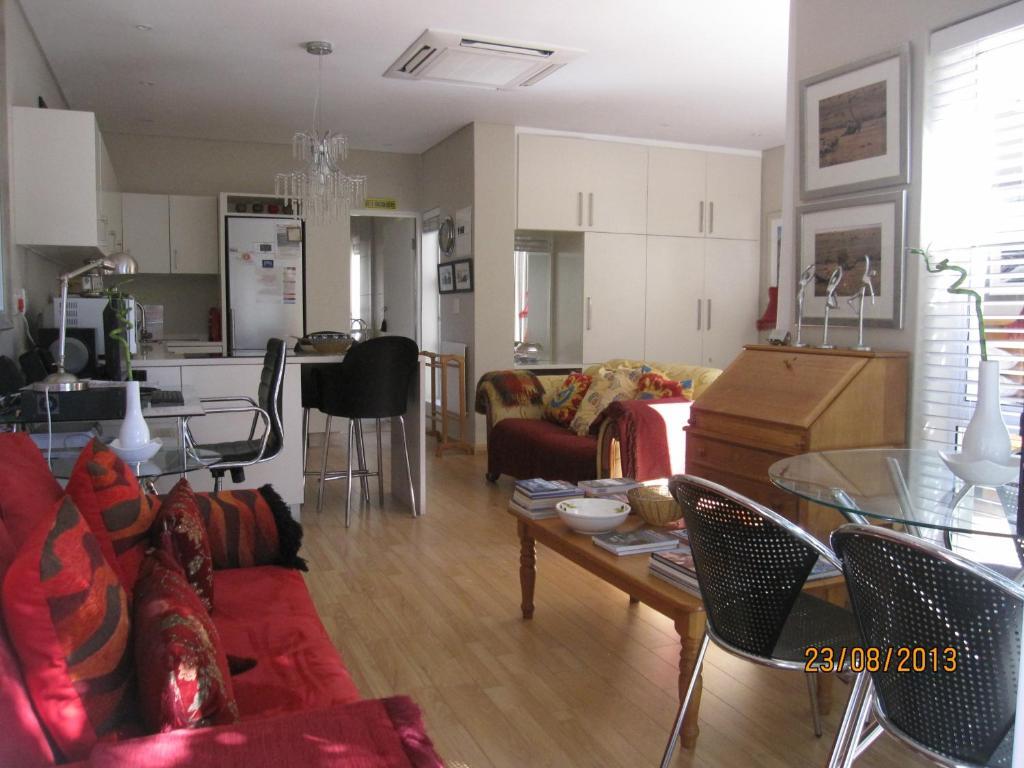 Navona Constantia Guest Cottage เคปทาวน์ ภายนอก รูปภาพ