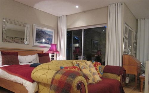 Navona Constantia Guest Cottage เคปทาวน์ ภายนอก รูปภาพ