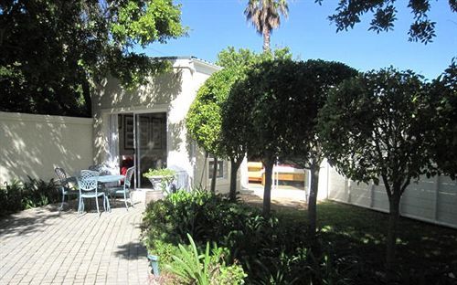 Navona Constantia Guest Cottage เคปทาวน์ ภายนอก รูปภาพ